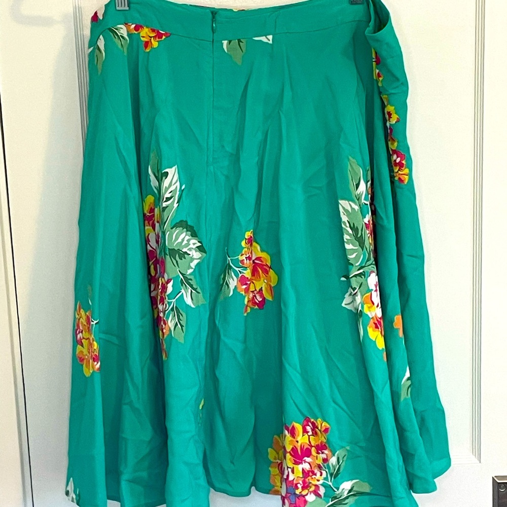 Boden Spring Skirt 16L - Picture 2 of 3